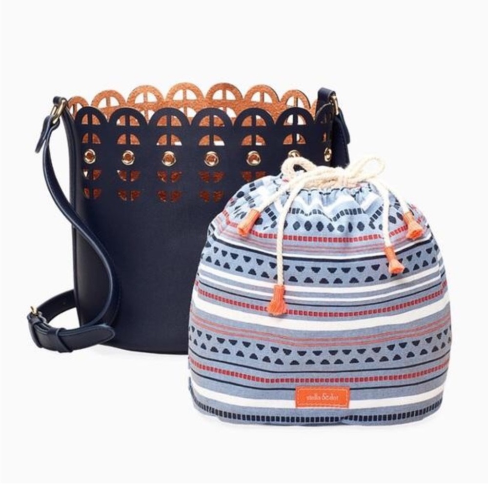 💙Stella & Dot Navy Blue Bucket Bag with Intricate Design and Removable Pouch